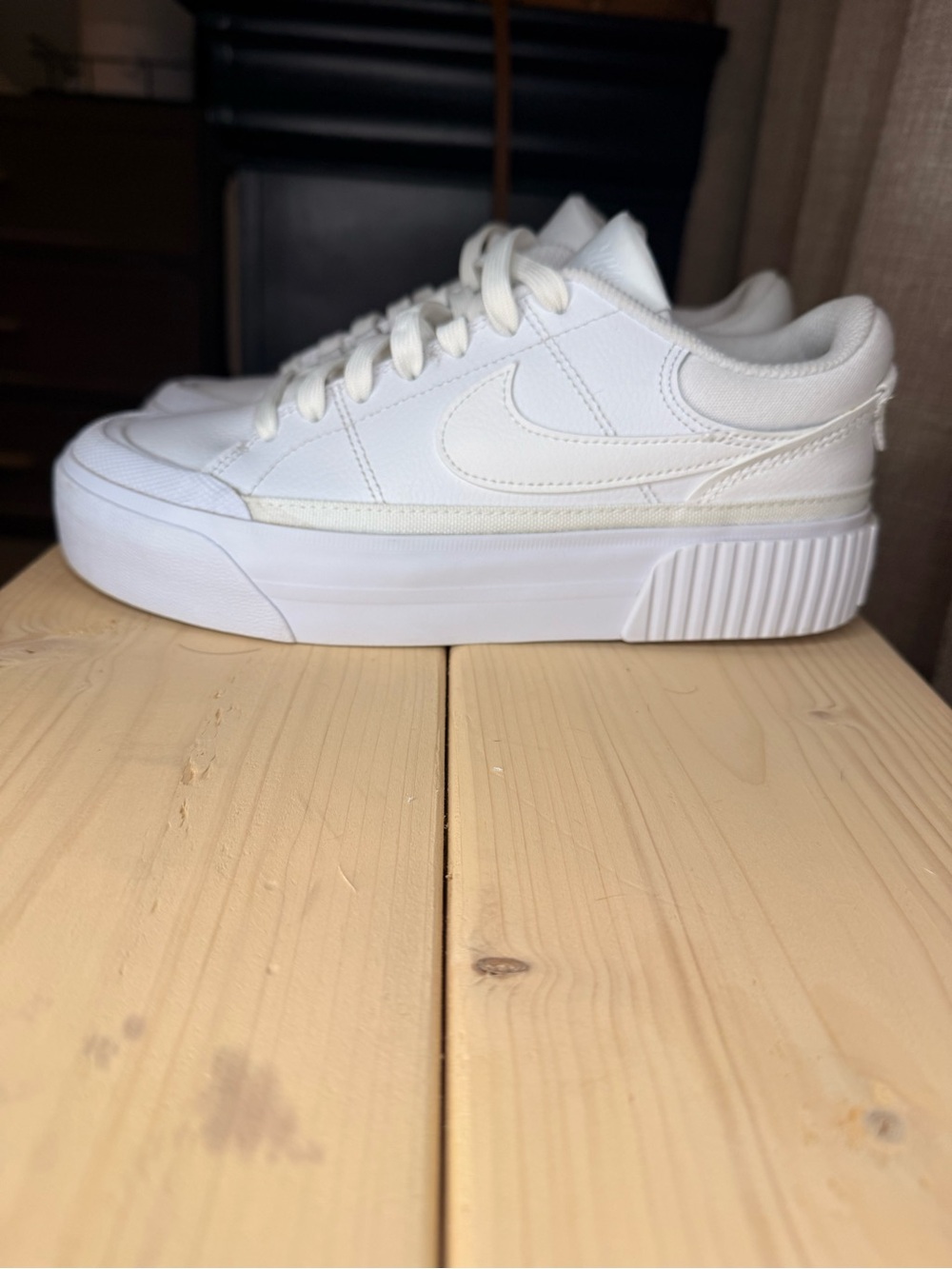 Nike Court Legacy Lift Triple White Platform Sneakers Women’s Size 6 DM7590-101 - Picture 5 of 9